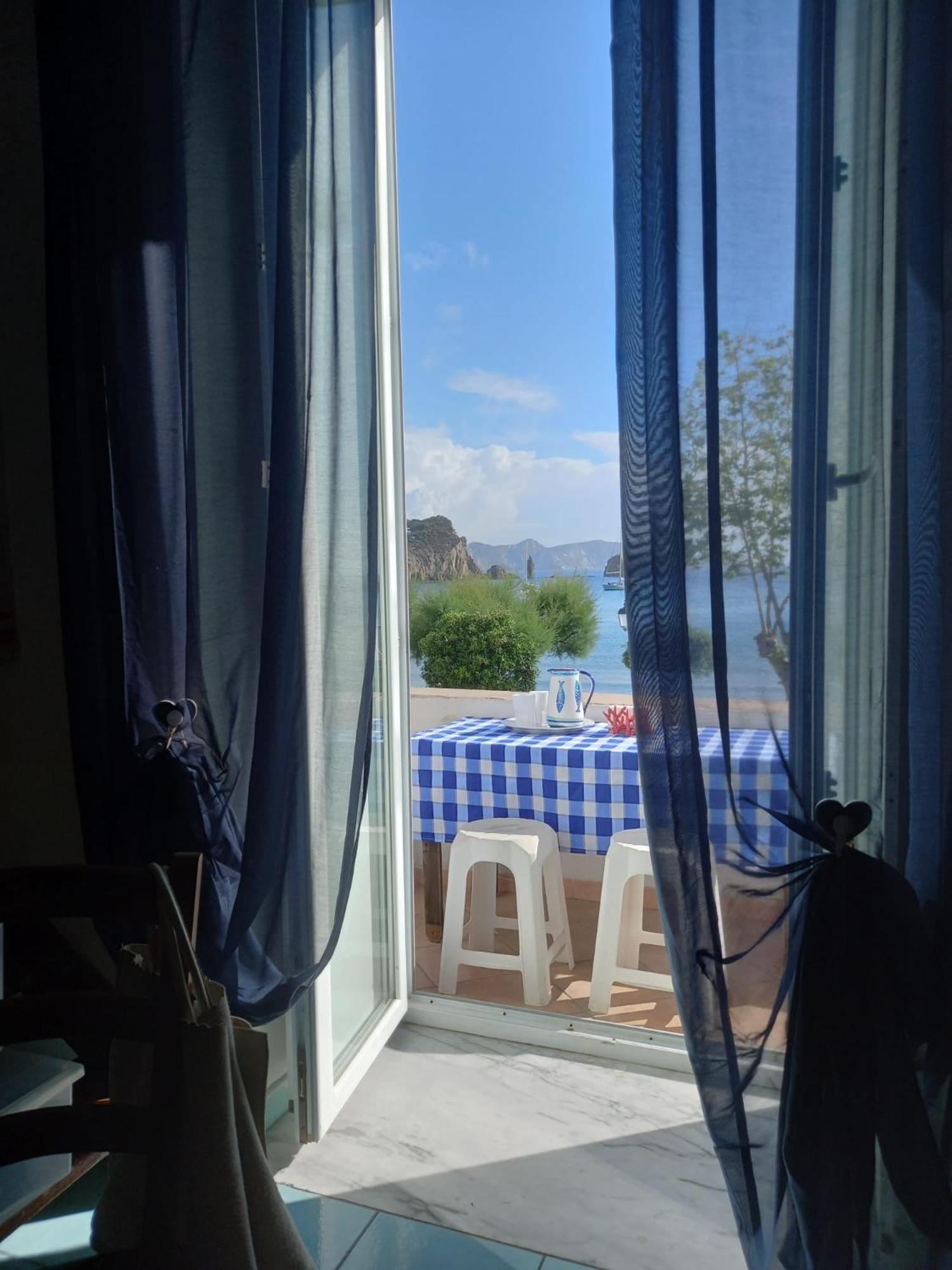 La Casa Sugli Archi Hotel Ponza Exterior foto