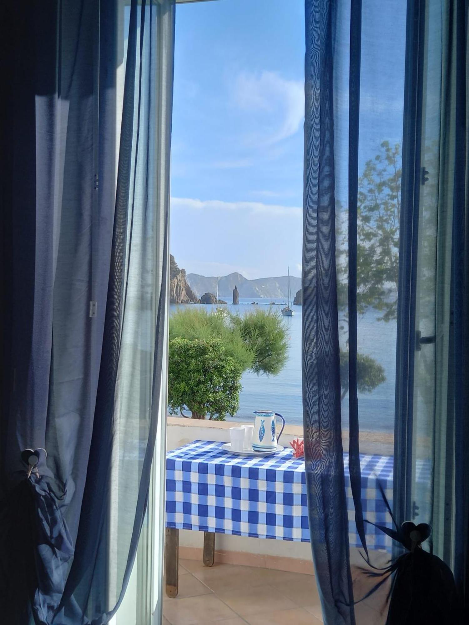La Casa Sugli Archi Hotel Ponza Exterior foto